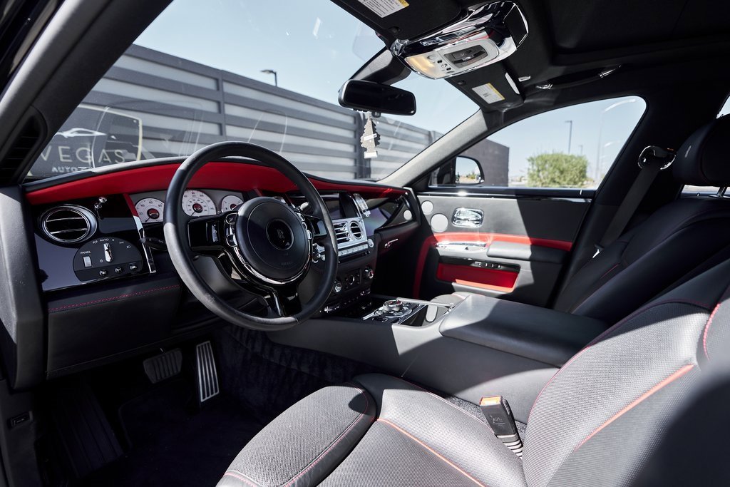 Used 2019 Rolls-Royce Ghost image 2