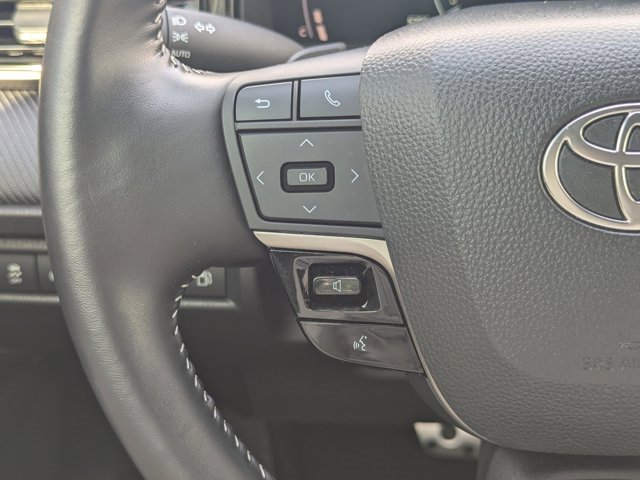 Used 2025 Toyota Camry SE image 21