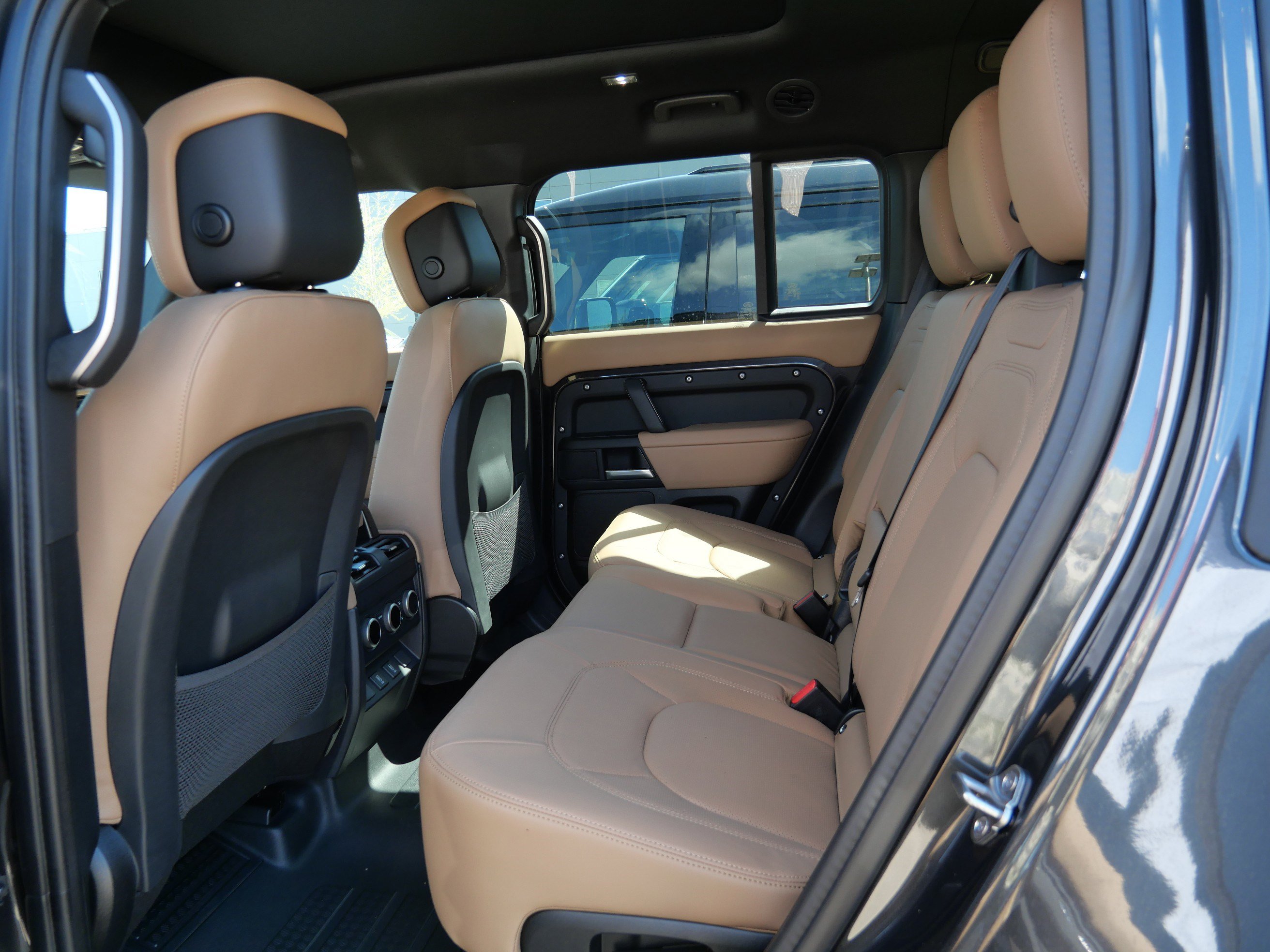 New 2026 Land Rover Defender 130 X-Dynamic SE AWD/4WD image 6