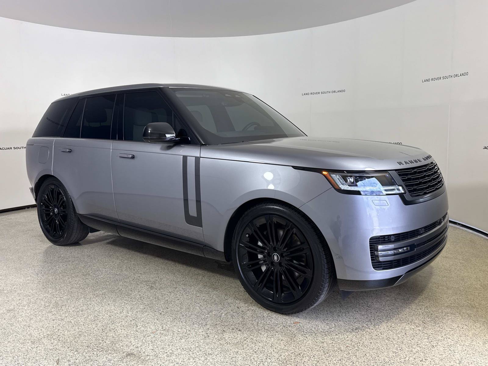 Used 2024 Land Rover Range Rover SE AWD/4WD image 7