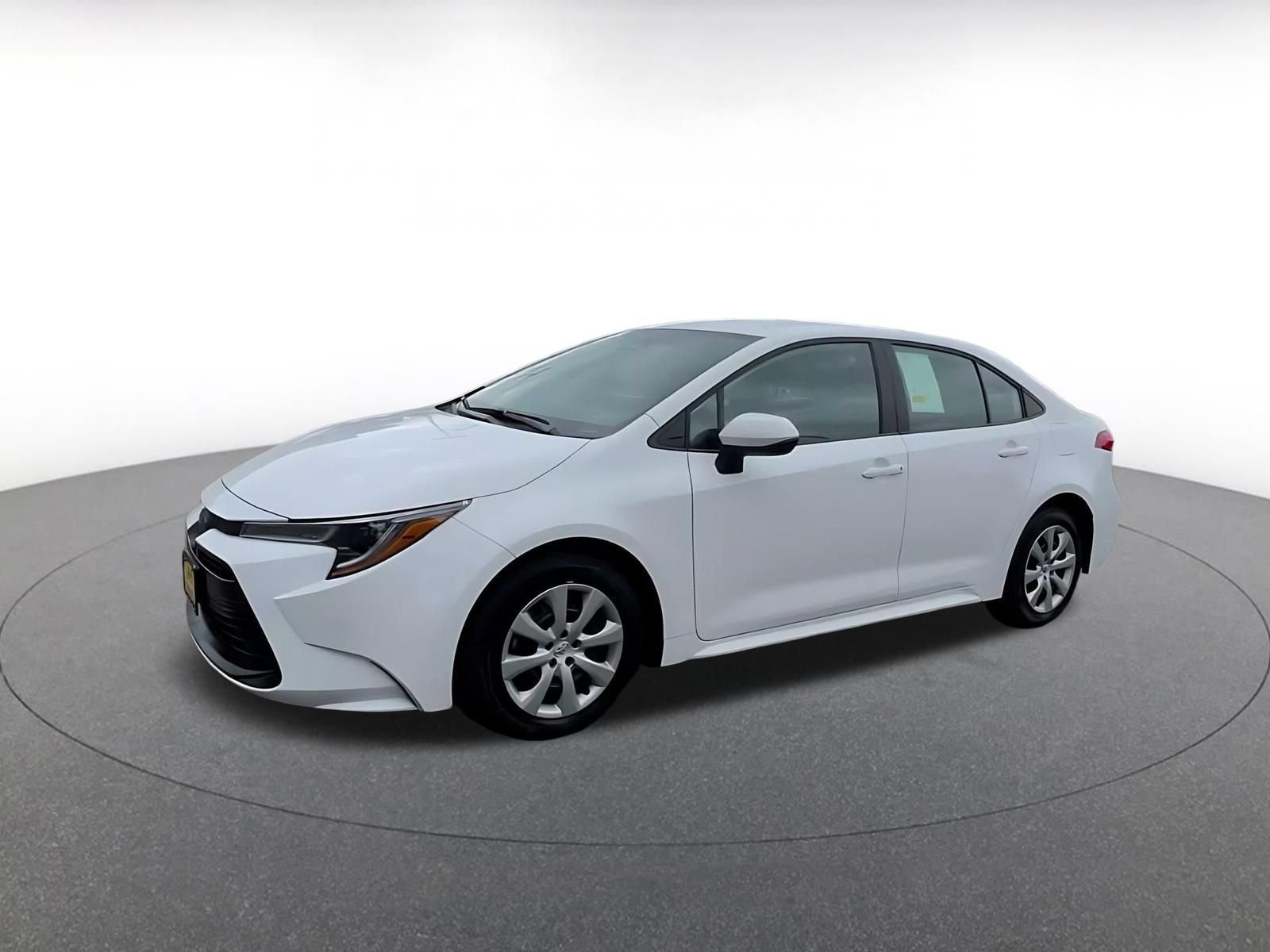 Used 2025 Toyota Corolla LE FWD image 7