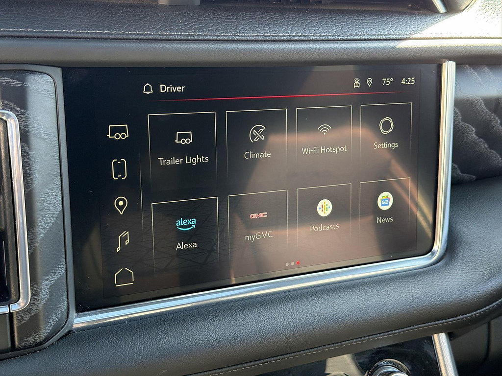 Used 2024 GMC Yukon Denali RWD image 41