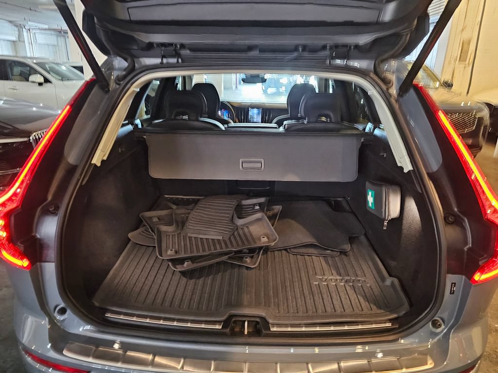 Certified 2023 Volvo XC60 B5 Plus w/ Climate Package AWD/4WD image 7