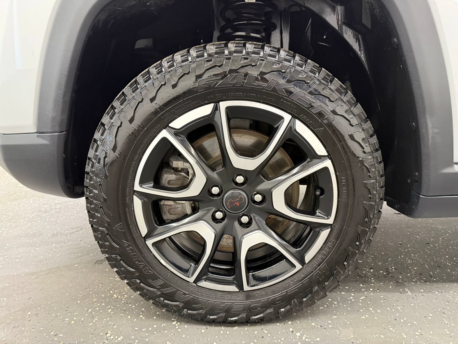 Used 2025 Jeep Compass Trailhawk AWD/4WD image 18
