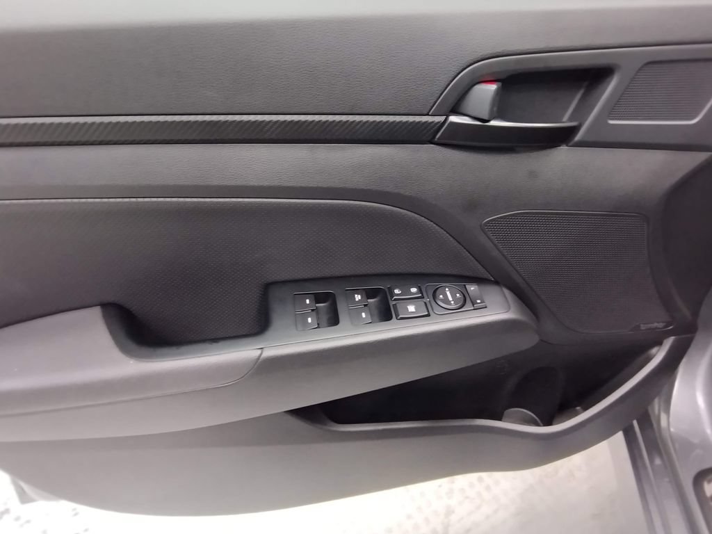 Used 2018 Hyundai Elantra Sport w/ Sport Premium Package 03 FWD image 19