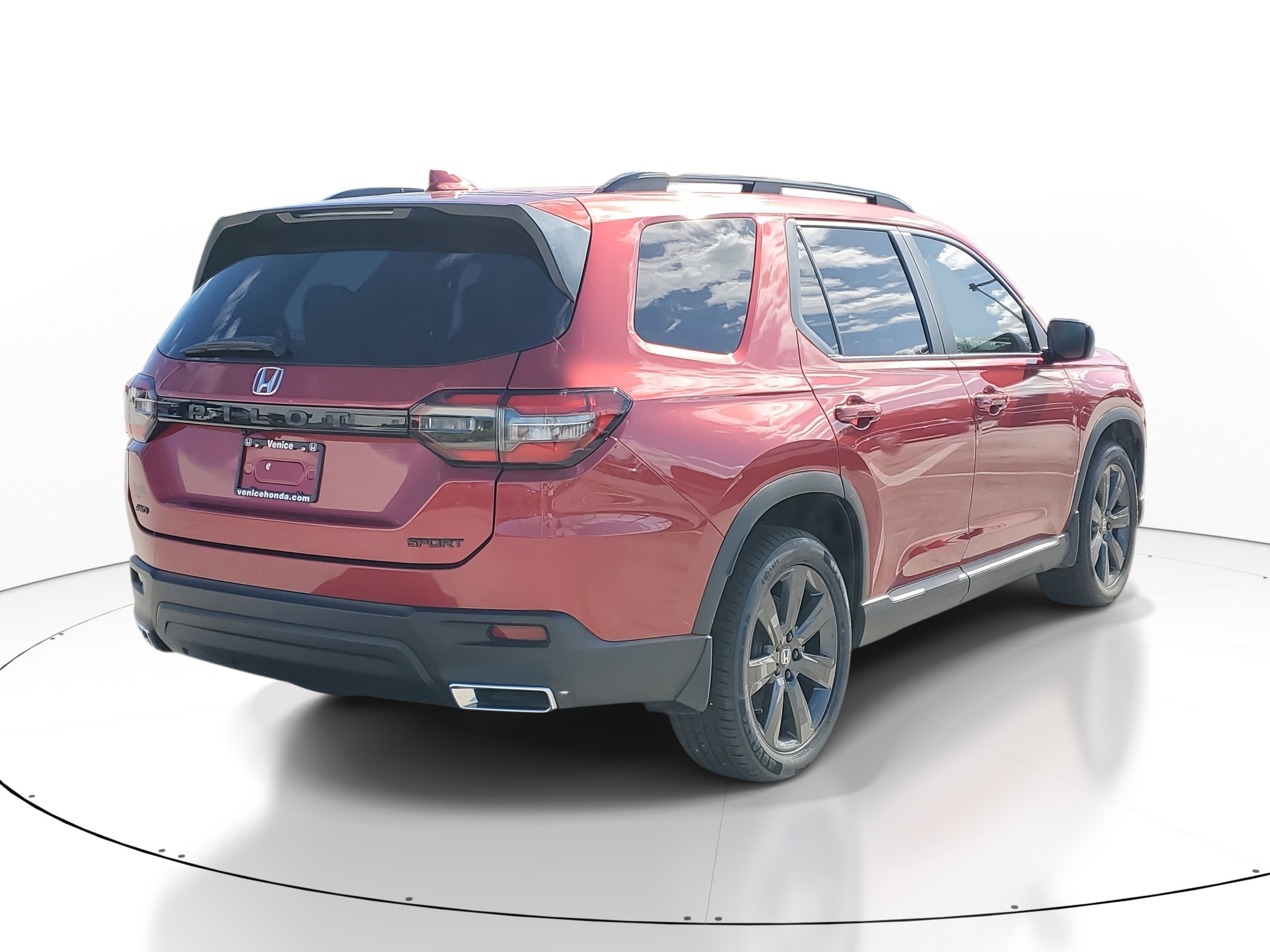 Used 2023 Honda Pilot Sport image 4