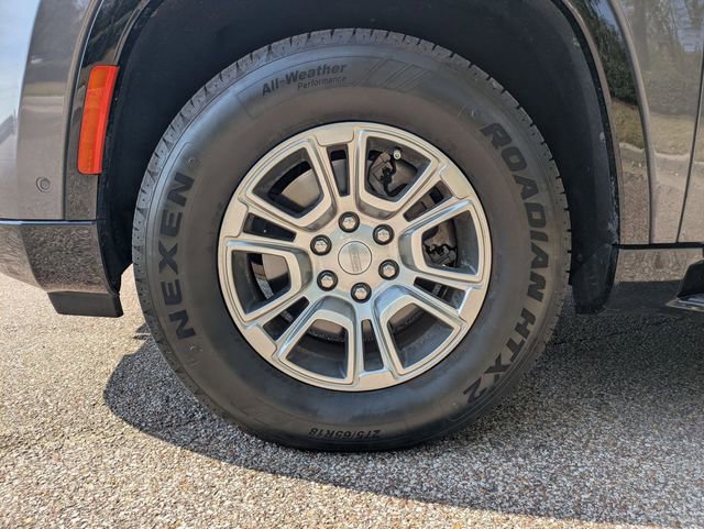 Used 2024 Jeep Wagoneer 4WD w/ Convenience Group I image 12