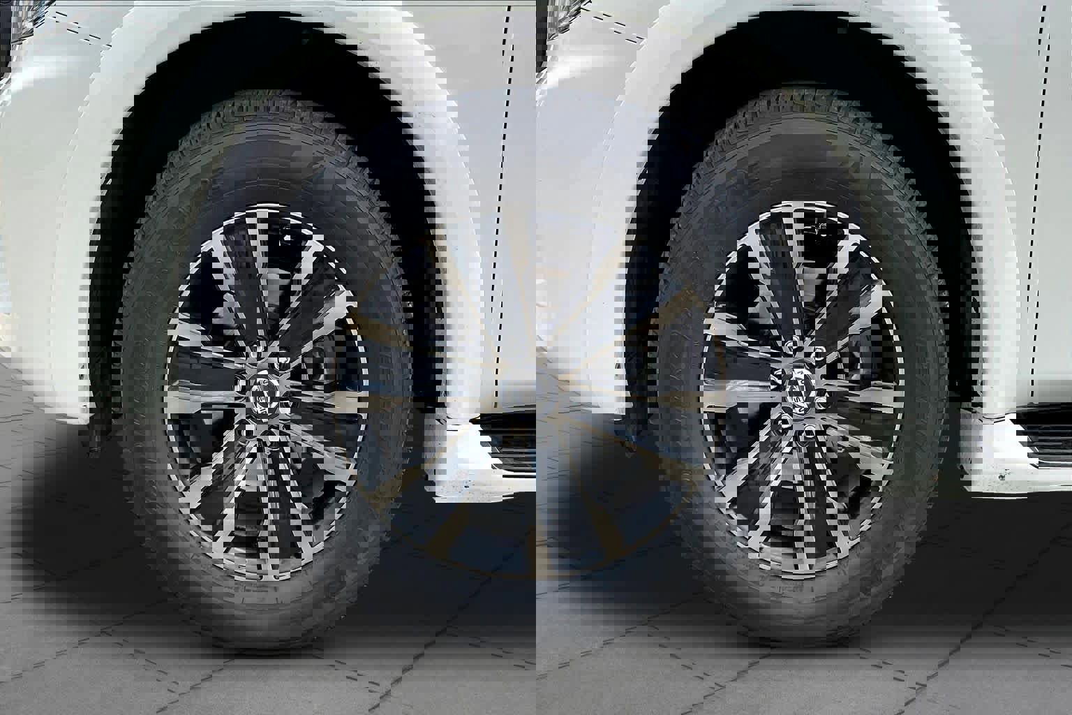 Used 2020 Nissan Armada Platinum w/ Captain's Chairs Package image 10