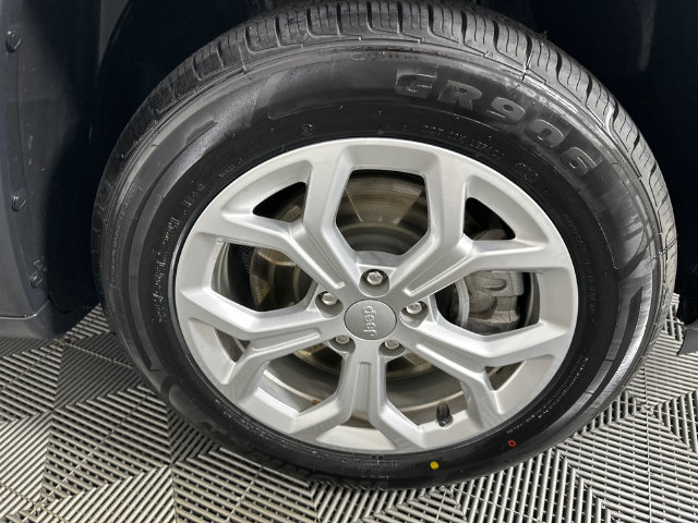 Certified 2024 Jeep Compass Latitude AWD/4WD image 34