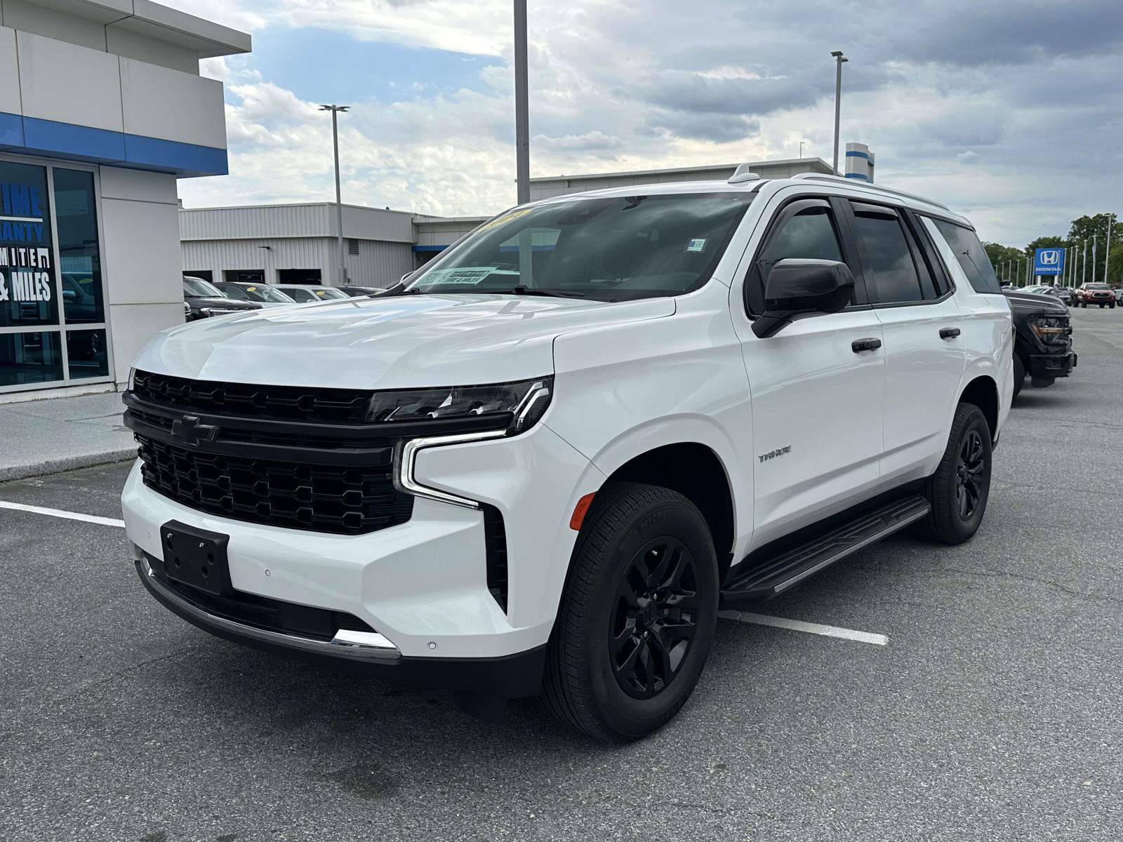 Used 2024 Chevrolet Tahoe LS AWD/4WD image 3