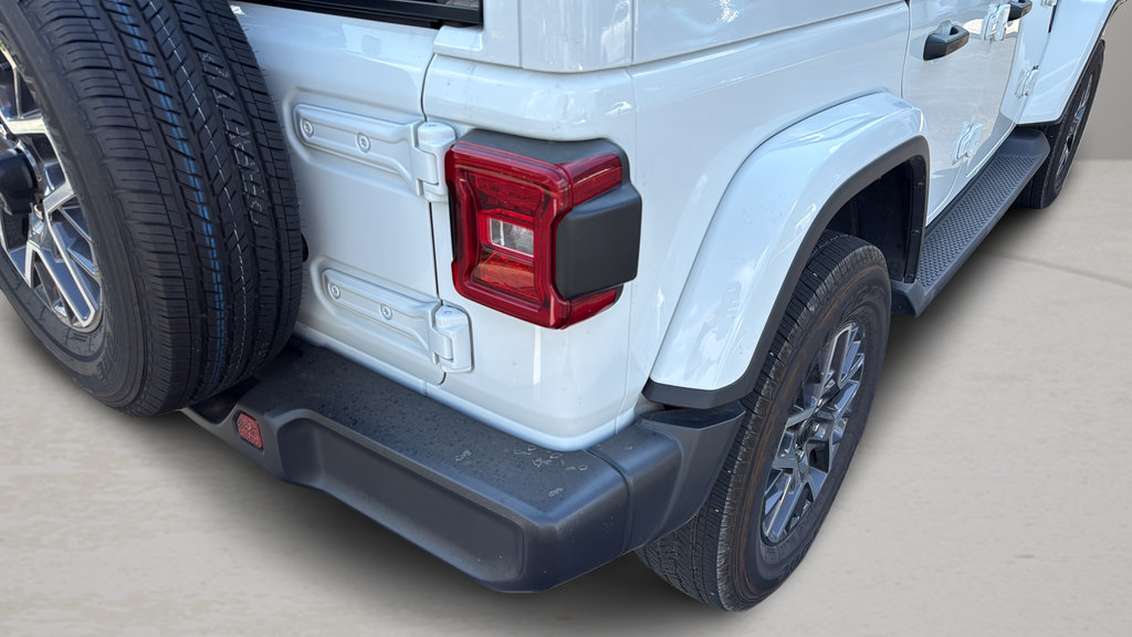 Used 2026 Jeep Wrangler Unlimited Sahara AWD/4WD image 11