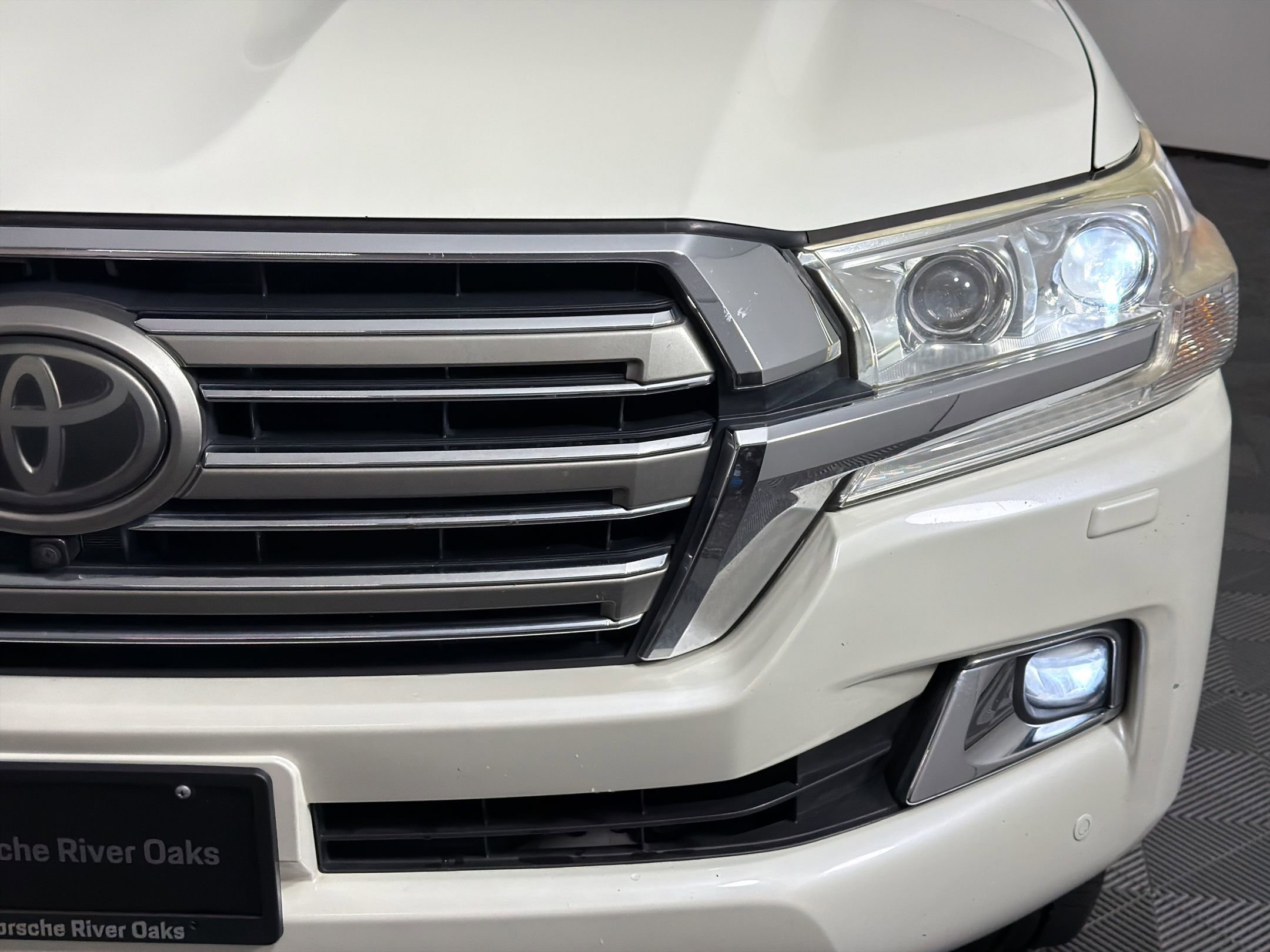 Used 2016 Toyota Land Cruiser AWD/4WD image 10