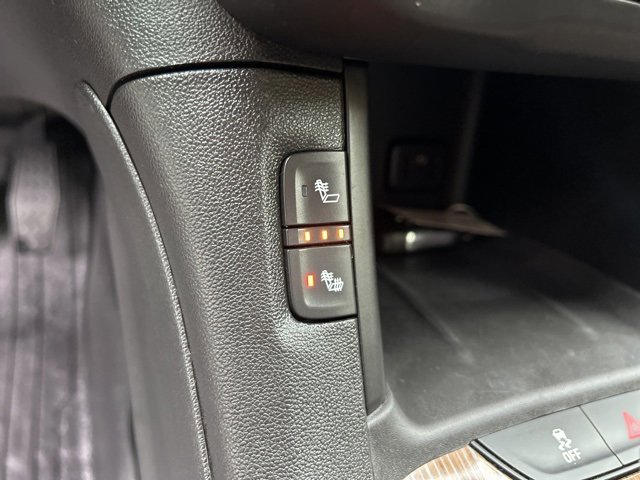 Used 2019 GMC Acadia SLE w/ LPO, Floor Liner Package image 28