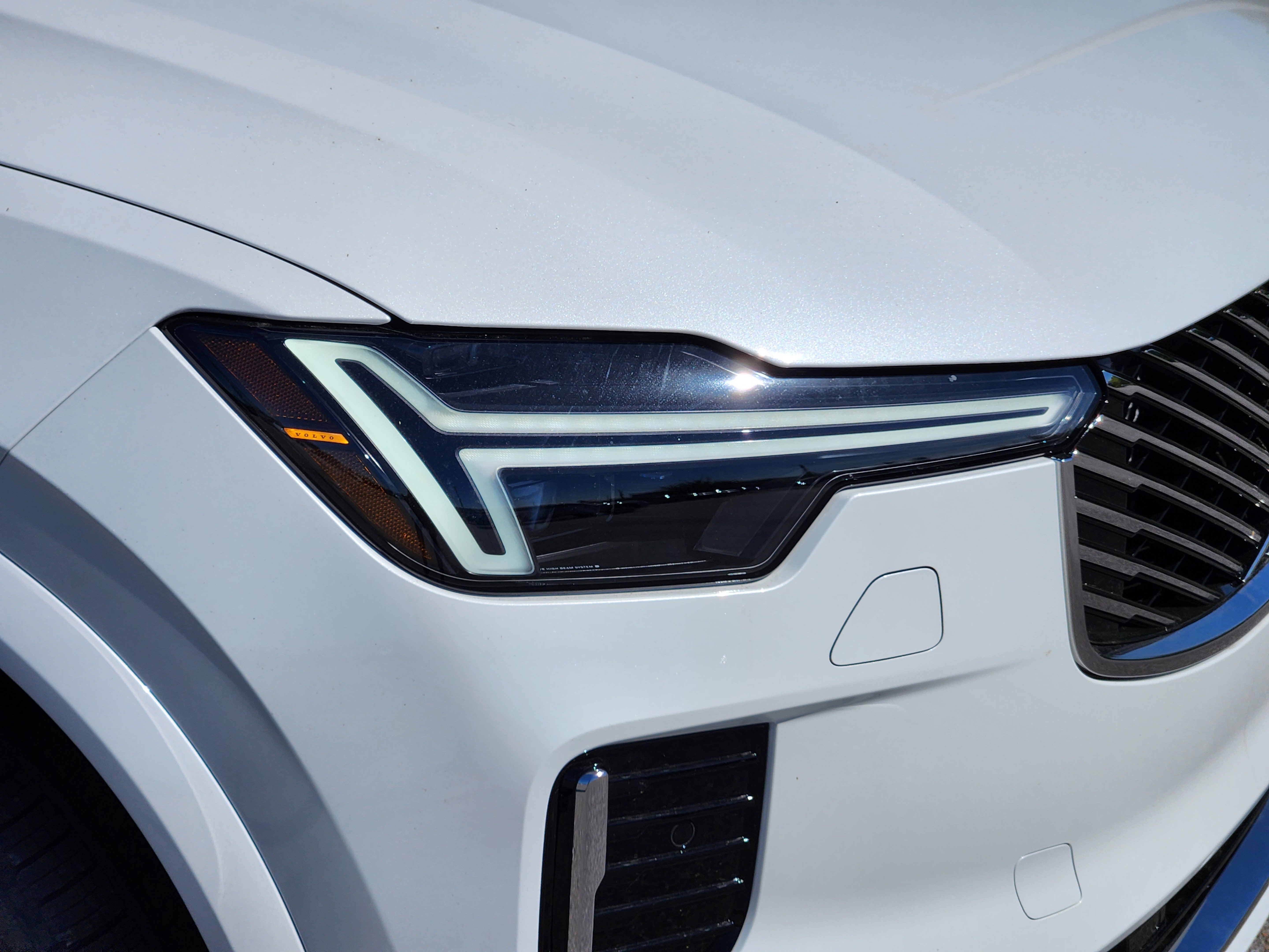 New 2025 Volvo XC90 T8 Plus w/ Protection Package image 9