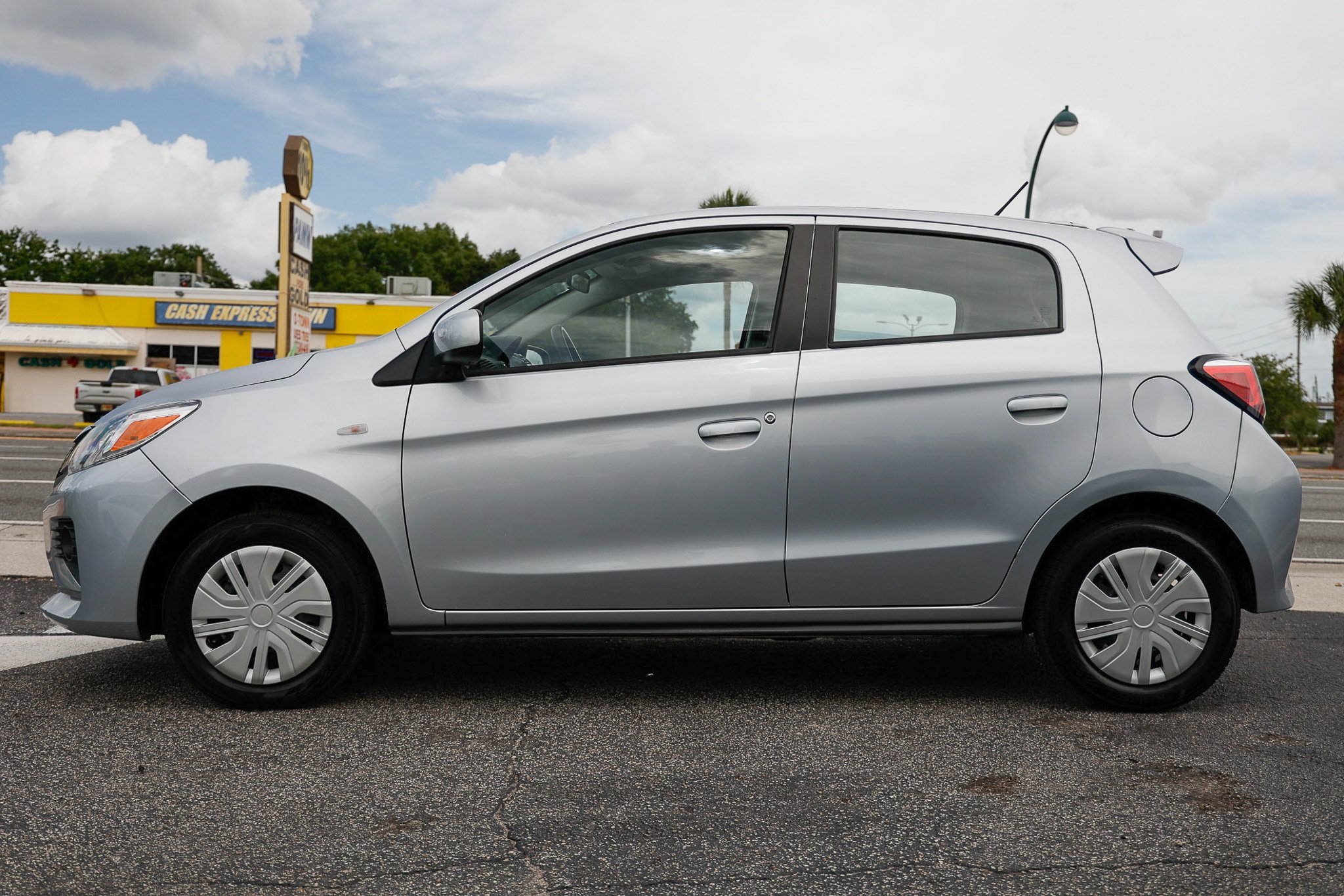 Used 2024 Mitsubishi Mirage ES FWD image 4