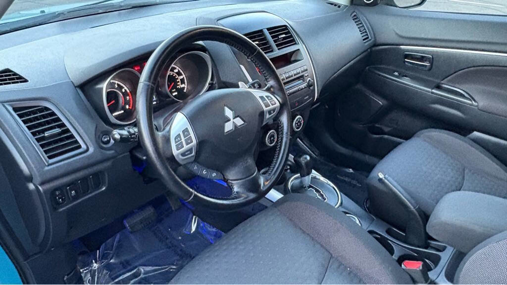Used 2011 Mitsubishi Outlander Sport SE image 9