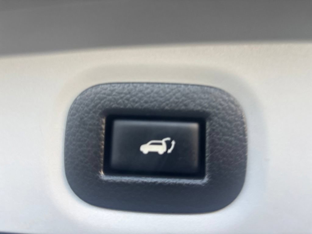 Used 2017 Nissan Rogue SL w/ SL Premium Package AWD/4WD image 26