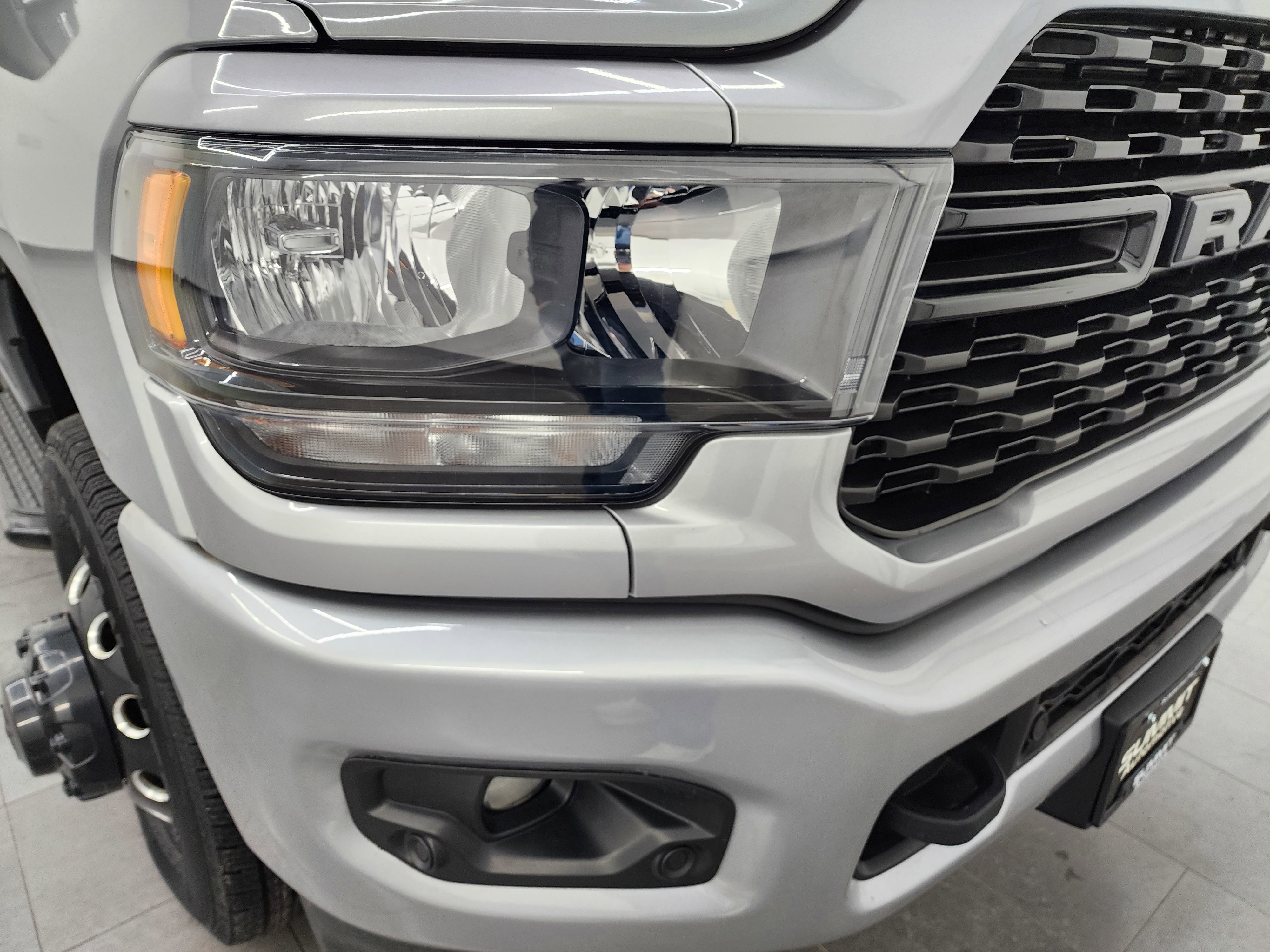 Used 2024 RAM 3500 Big Horn w/ Night Edition AWD/4WD image 24