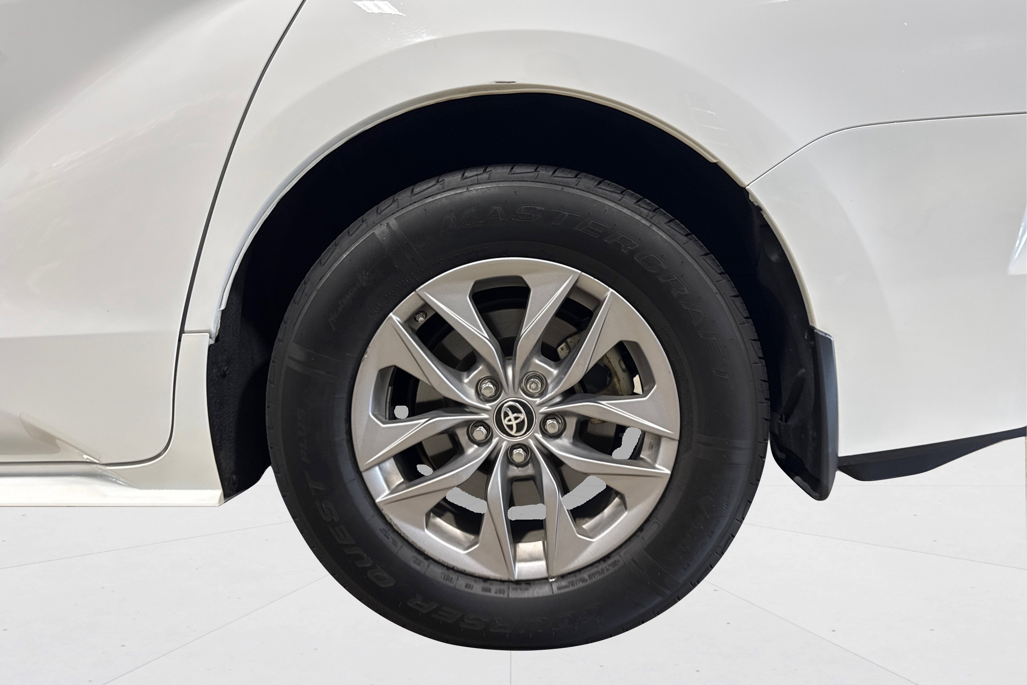 Used 2024 Toyota Sienna LE image 52