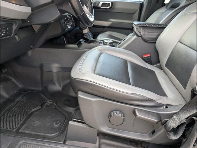 Used 2022 Ford Bronco Black Diamond image 9