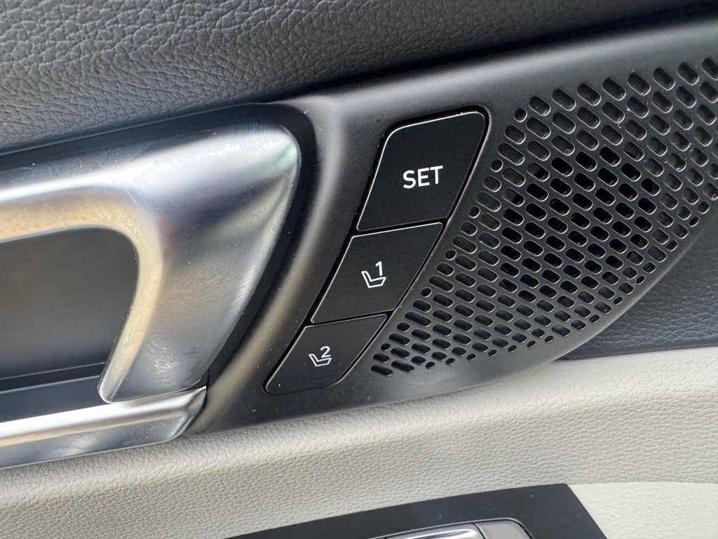 Used 2024 Kia Telluride SX image 11