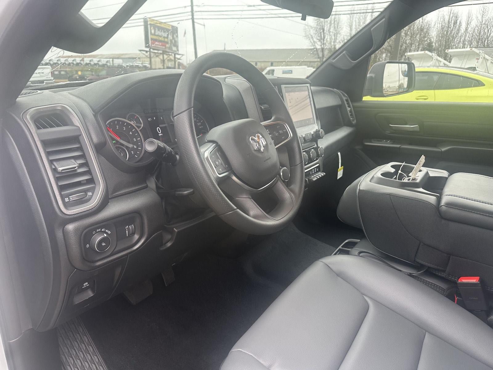 New 2026 RAM ProMaster 2500 w/ Convenience Group FWD image 7