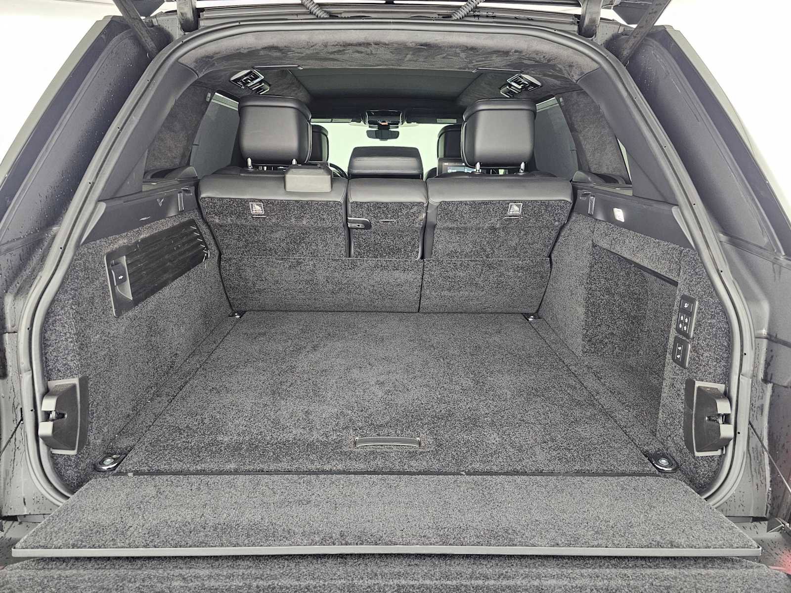 Used 2021 Land Rover Range Rover Long Wheelbase Autobiography image 15