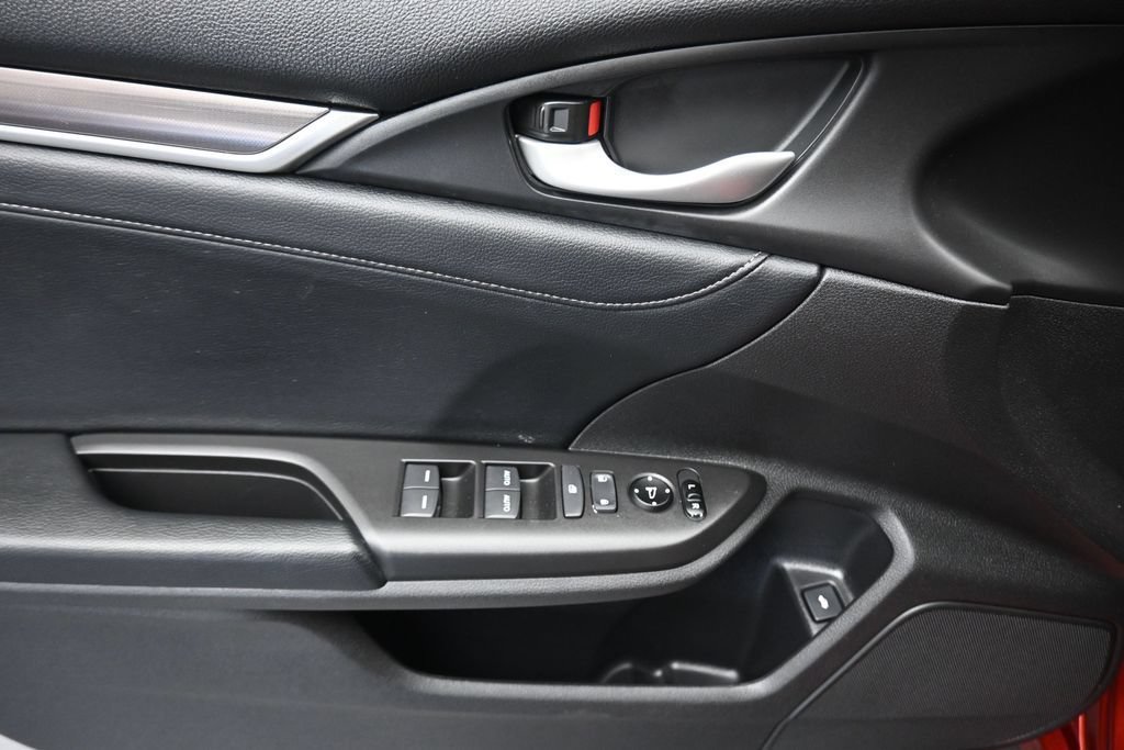 Used 2019 Honda Civic Touring image 10