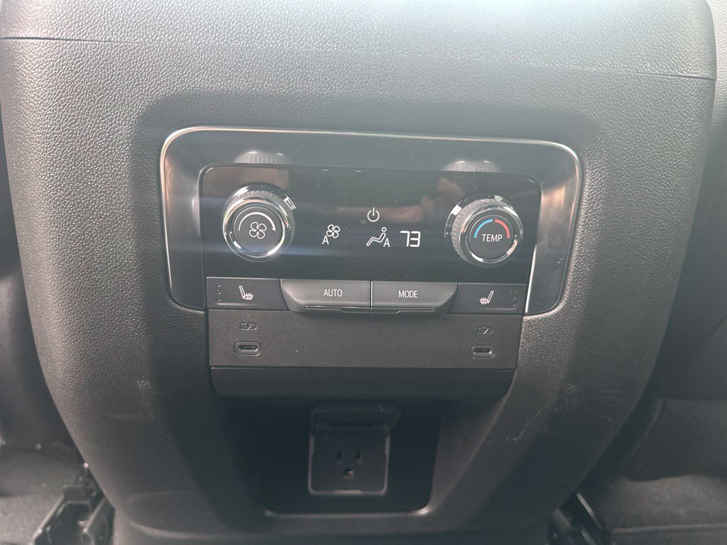 Used 2025 Chevrolet Suburban Premier AWD/4WD image 14