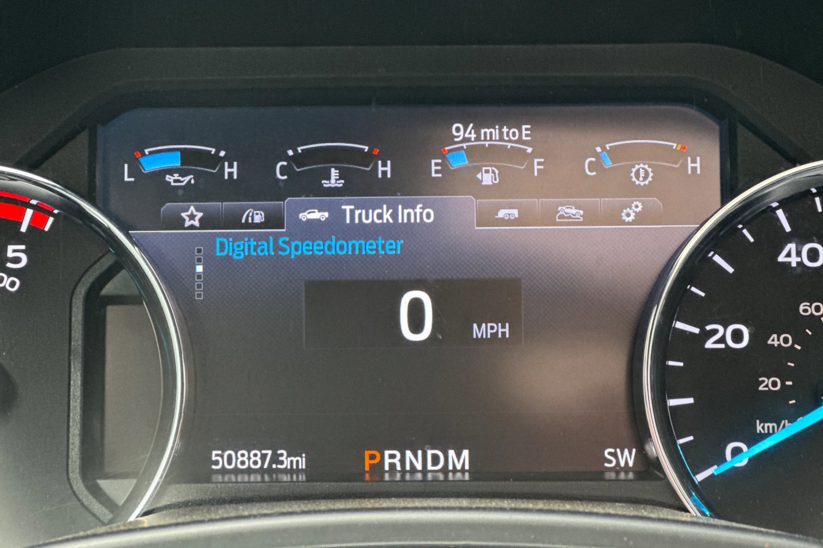 Certified 2021 Ford F250 Platinum w/ FX4 Off-Road Package image 25