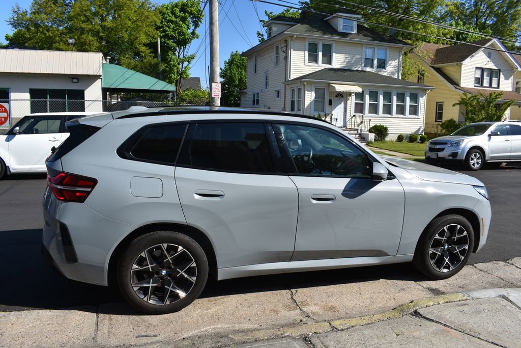Used 2025 BMW X3 xDrive30 AWD/4WD image 5