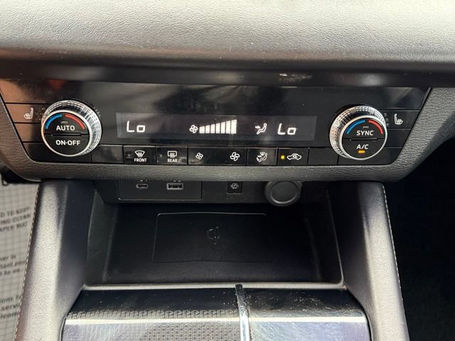 Used 2024 Mitsubishi Outlander SE Black Edition FWD image 18