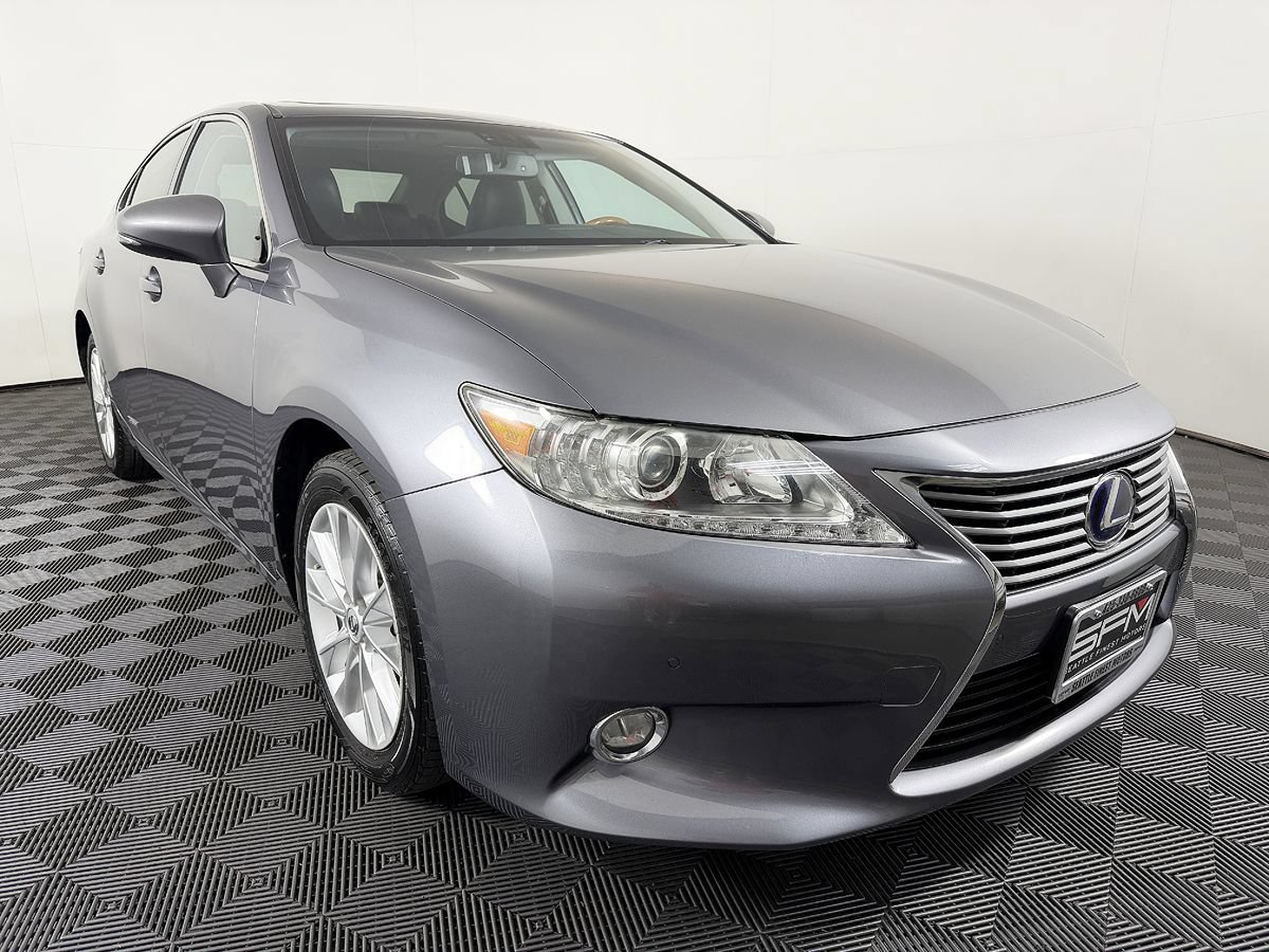 Used 2014 Lexus ES 300h w/ Luxury Package w/Bamboo Trim FWD image 5