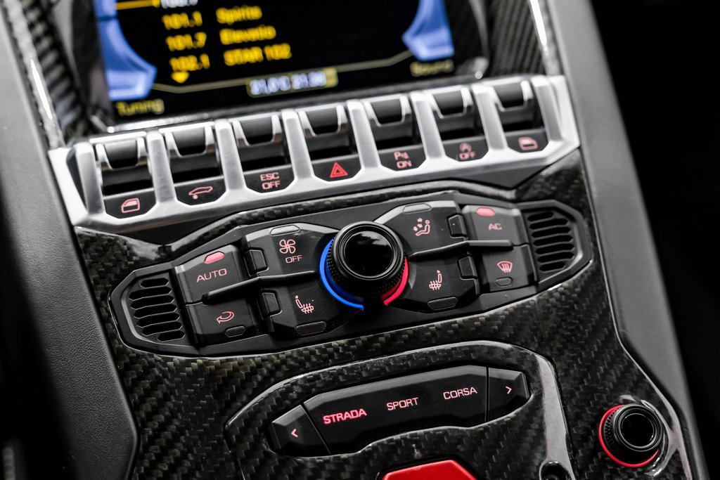 Used 2016 Lamborghini Aventador LP 700-4 image 24