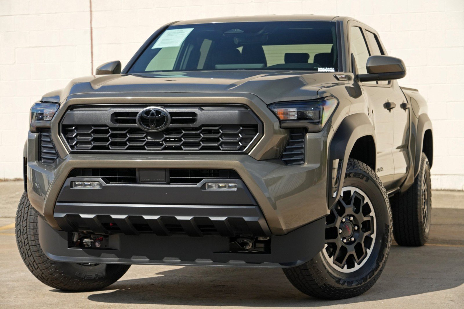 Used 2025 Toyota Tacoma TRD Off-Road AWD/4WD image 3