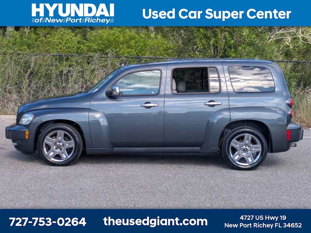 Used 2010 Chevrolet HHR LT FWD image 2