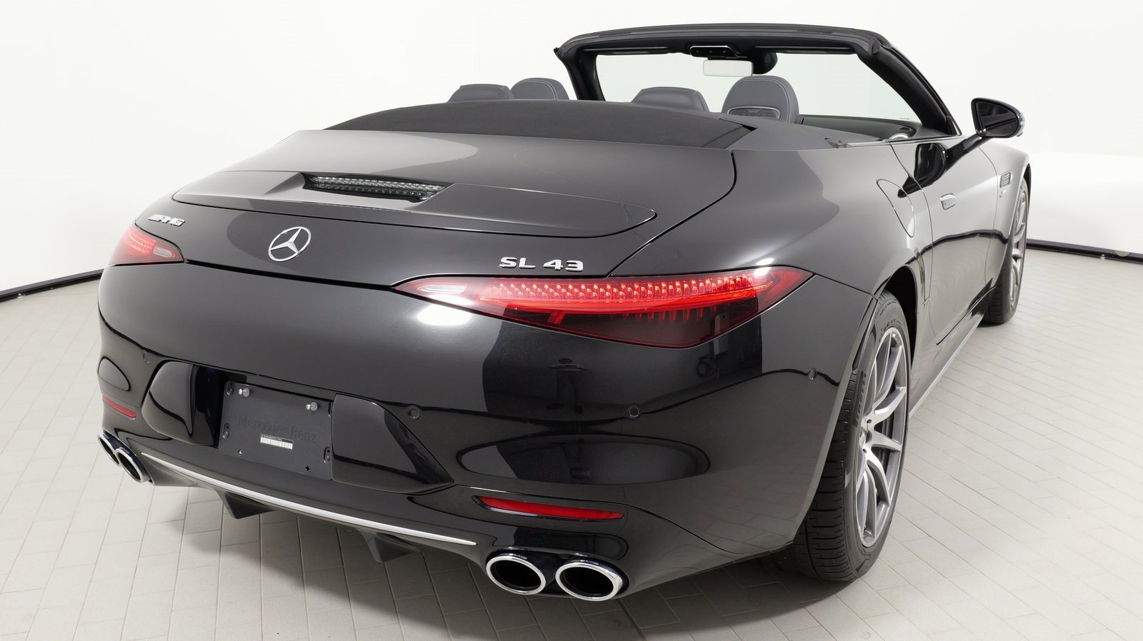 Used 2023 Mercedes-Benz SL 43 AMG image 25
