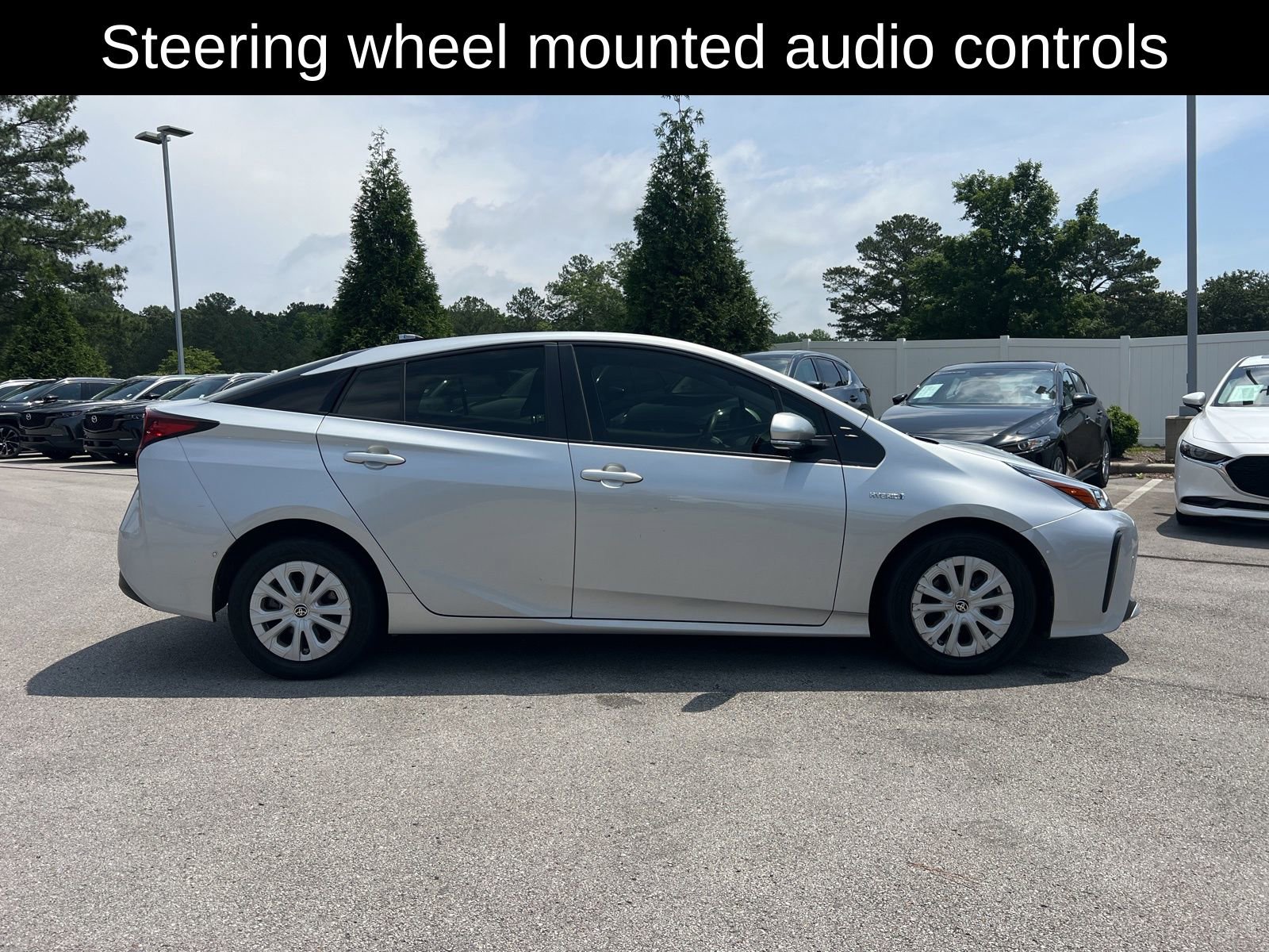 Used 2021 Toyota Prius LE FWD image 3