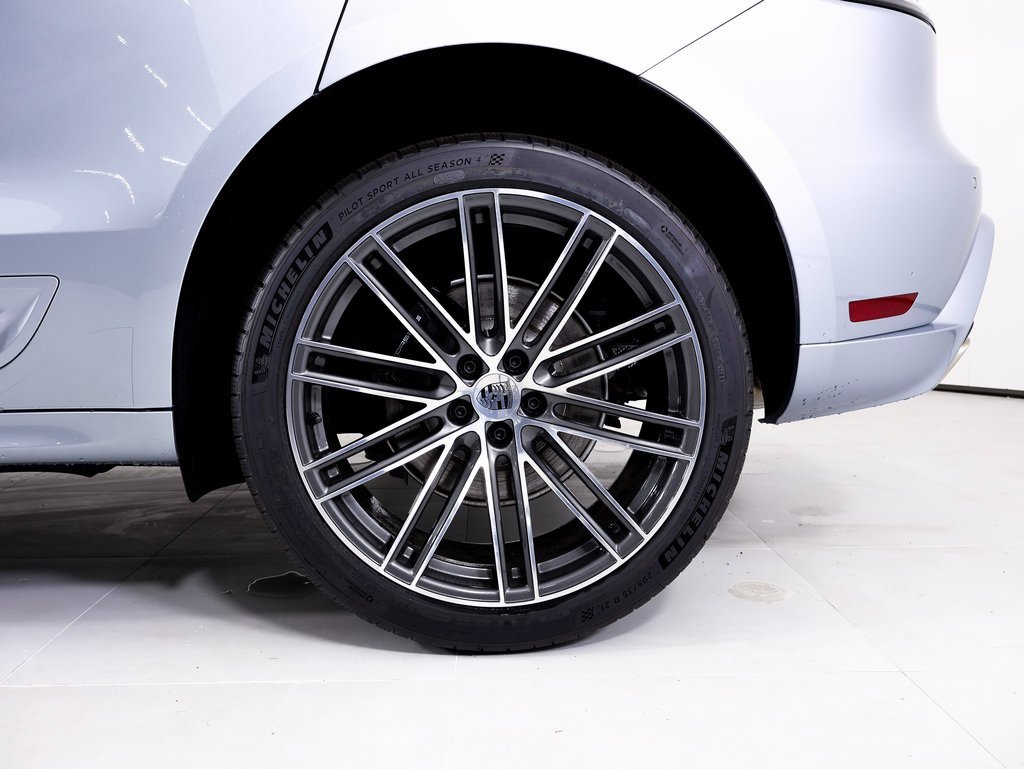New 2026 Porsche Macan image 24