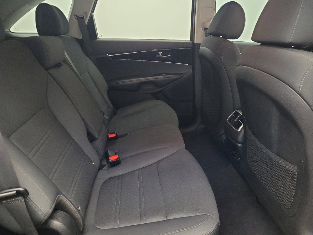 Used 2020 Kia Sorento LX image 19