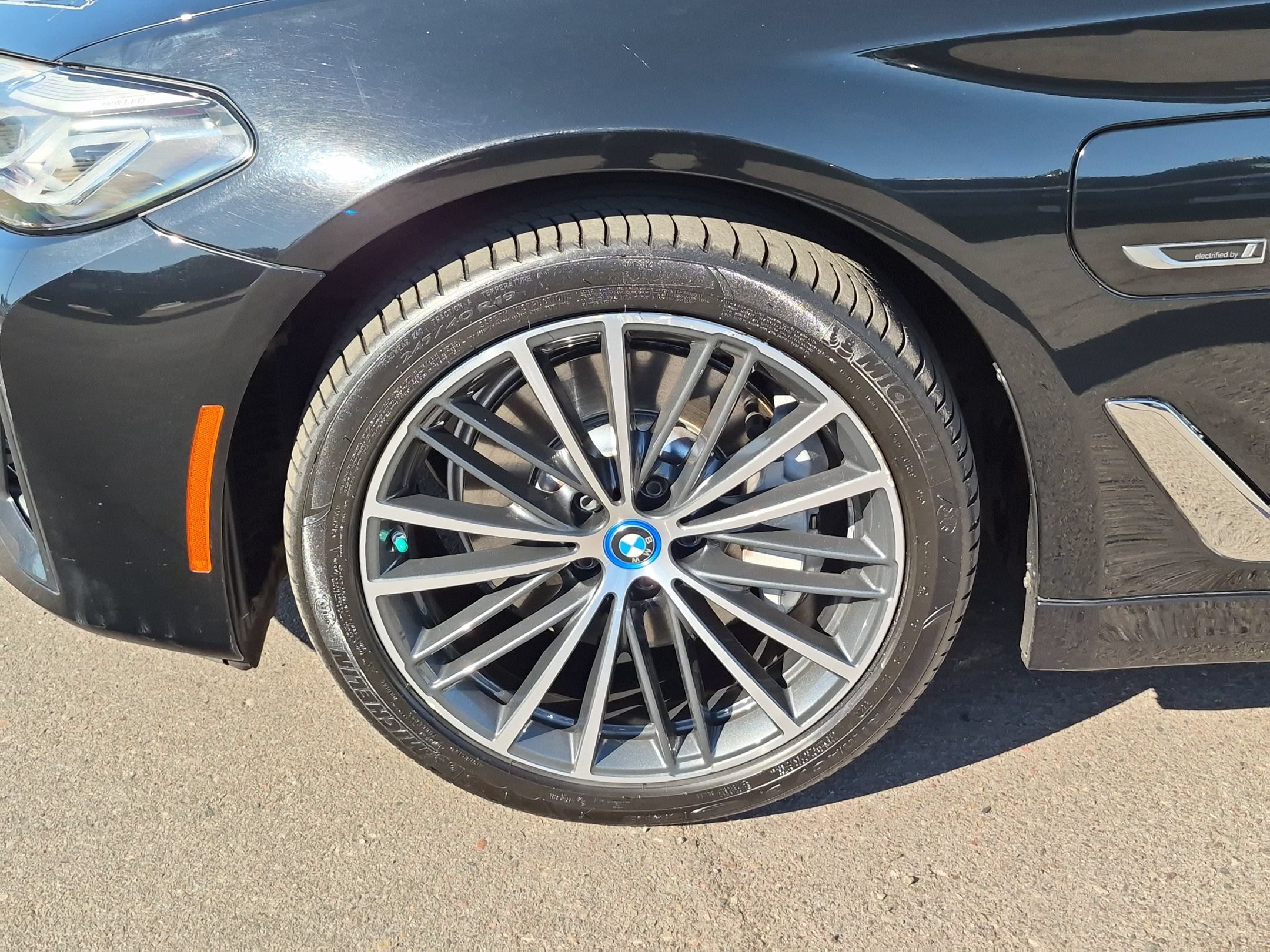 Used 2023 BMW 530e RWD image 10