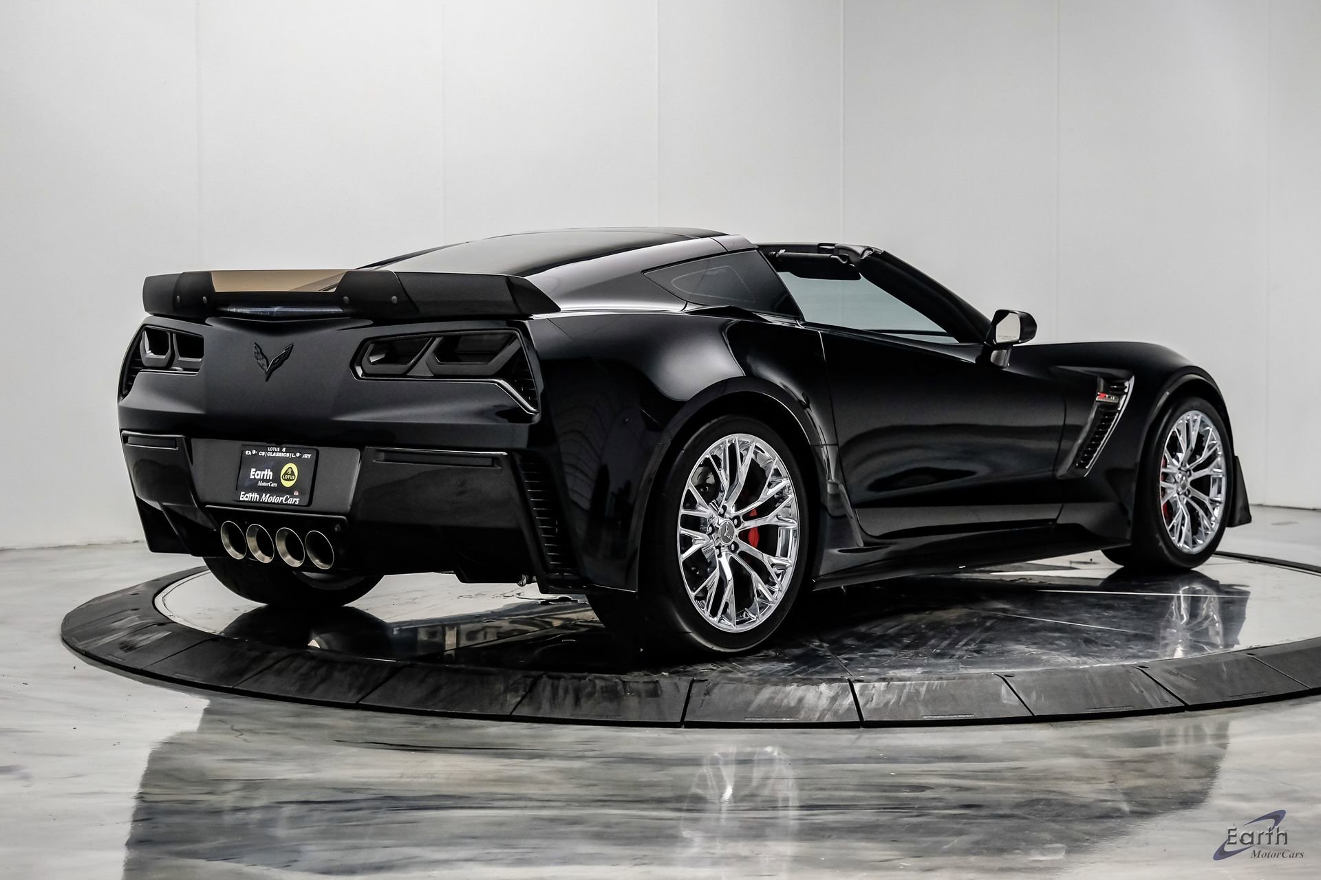 Used 2015 Chevrolet Corvette Z06 w/ 3LZ Preferred Equipment Group image 22