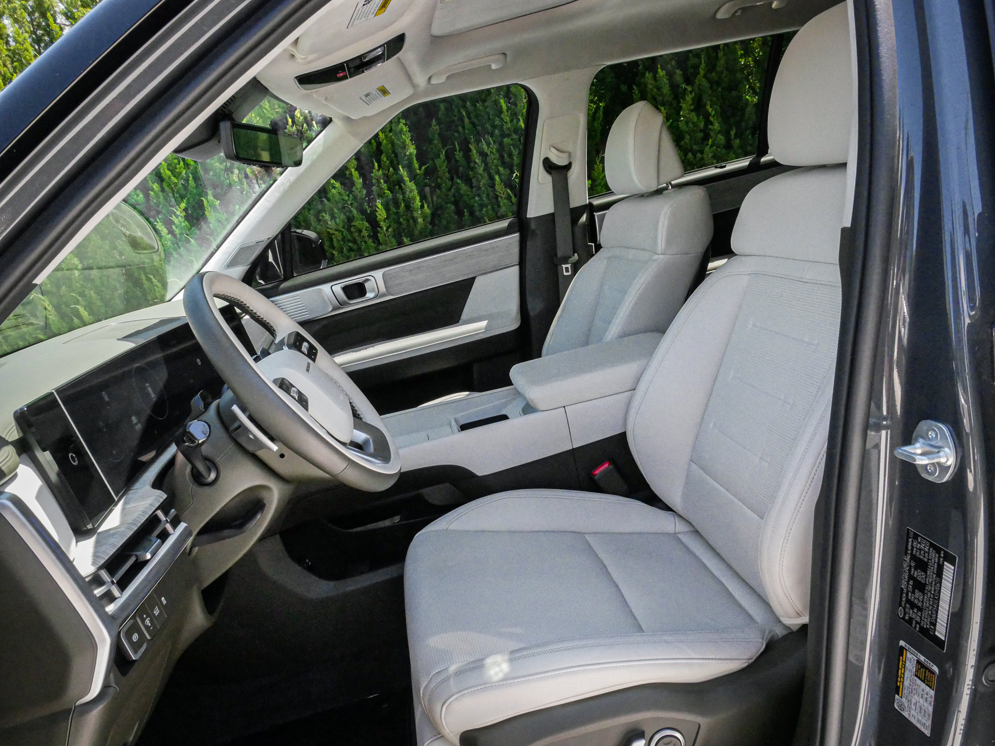 Used 2025 Hyundai Santa Fe Calligraphy FWD image 7