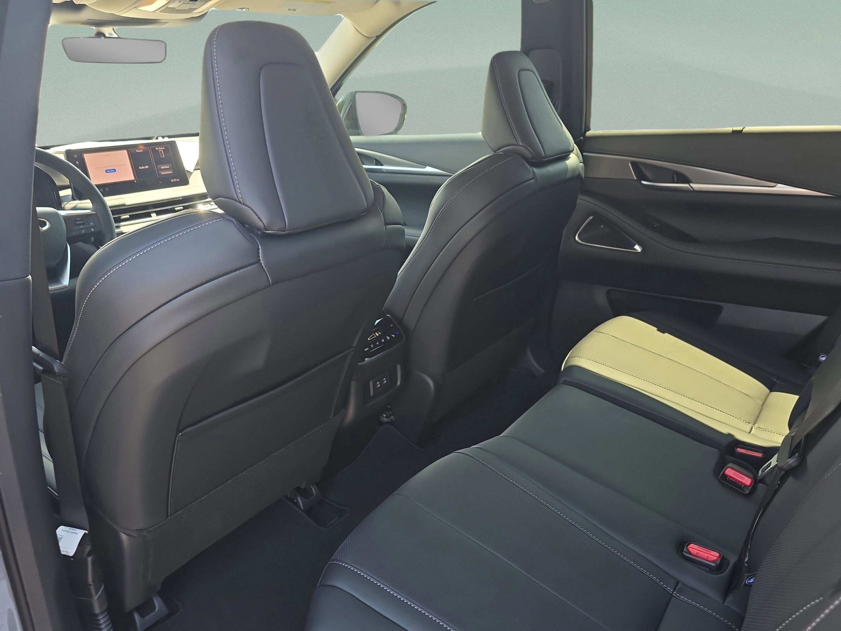 New 2026 INFINITI QX60 Luxe w/ Cargo Package image 10