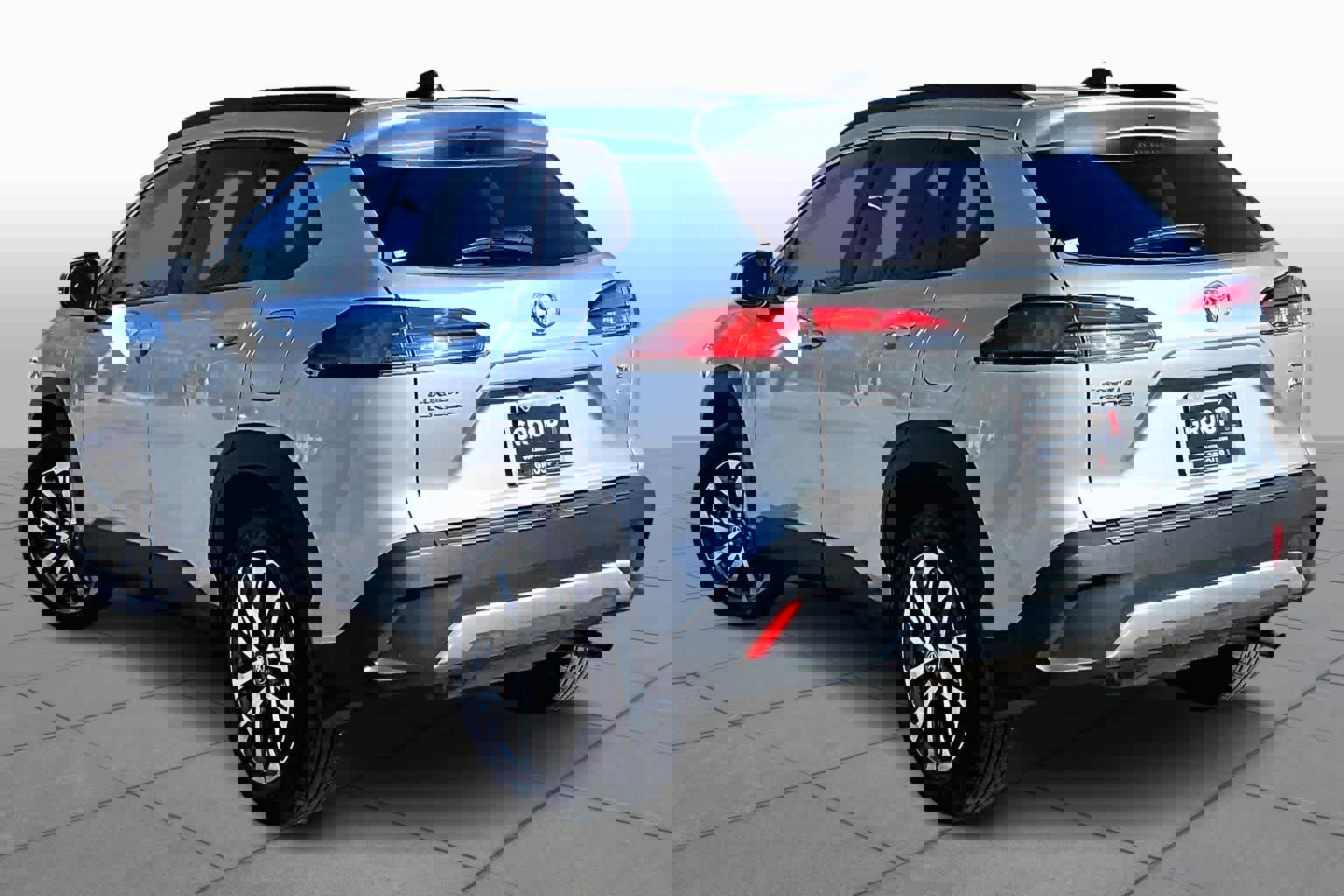 Used 2025 Toyota Corolla Cross XLE w/ Convenience Package image 12