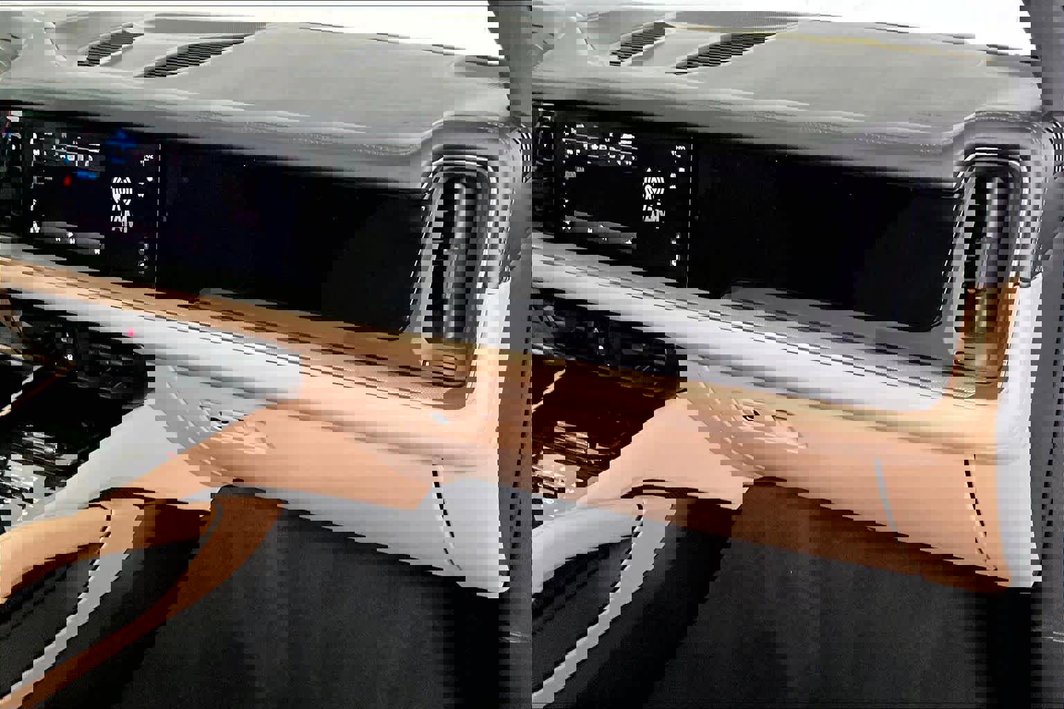 Used 2024 Porsche Cayenne image 18