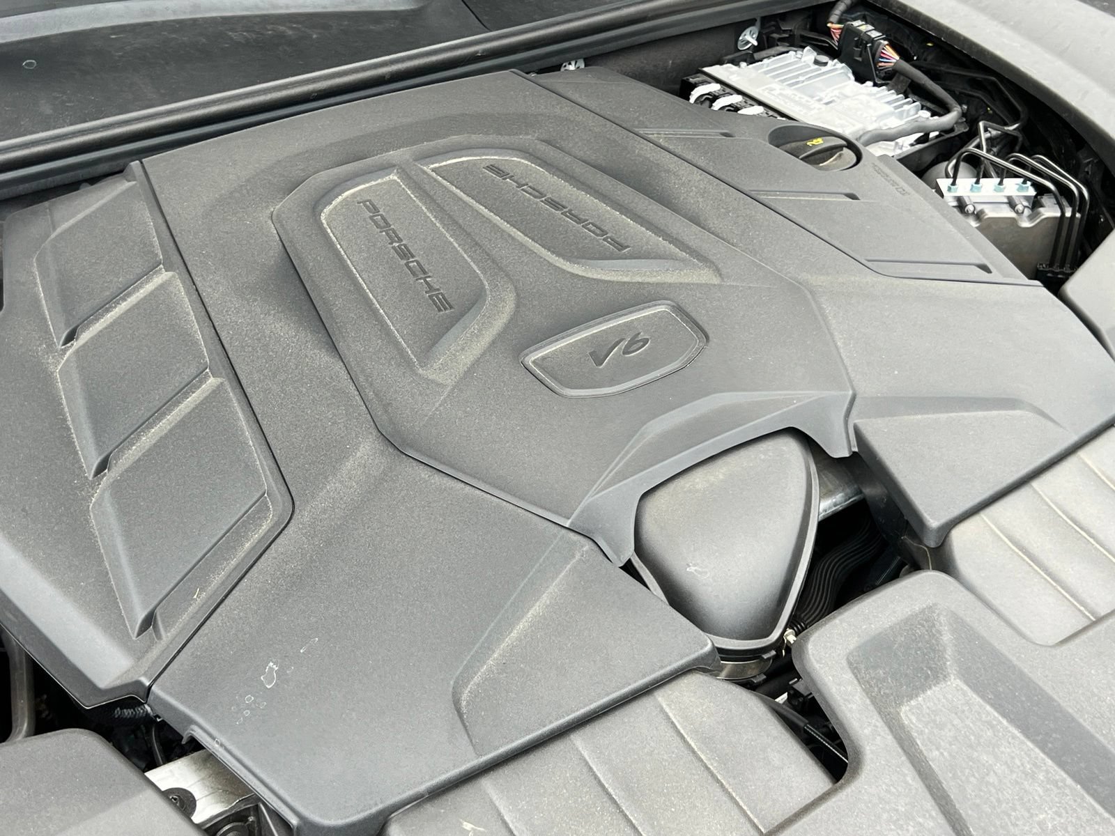 Used 2026 Porsche Cayenne AWD/4WD image 38