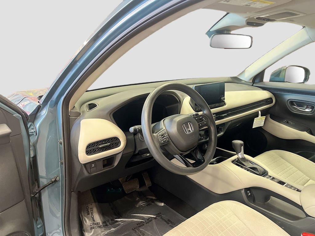 Used 2023 Honda HR-V LX image 9
