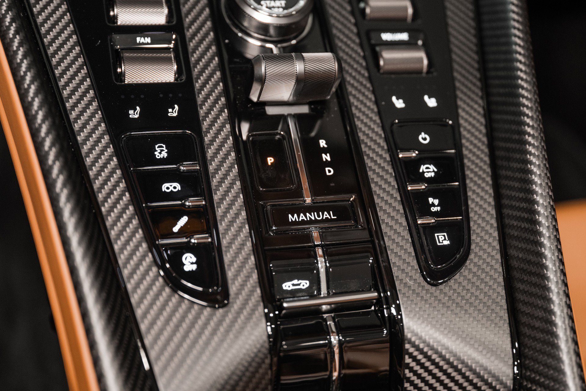 New 2026 Aston Martin DB12 Volante image 27