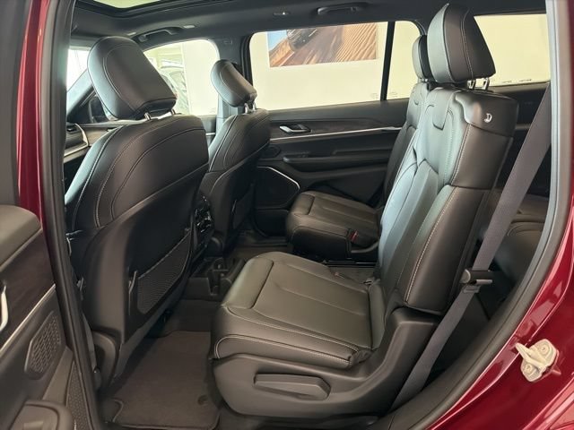 New 2026 Jeep Grand Cherokee L Limited w/ Limited Altitude Package AWD/4WD image 15